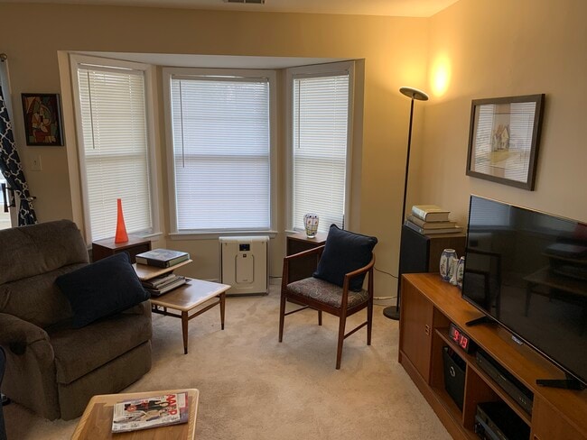 Part of Living room - 106 Heritage Blvd Unit 5