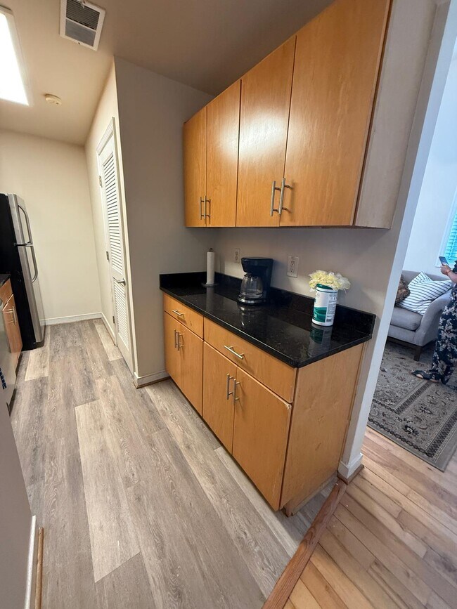 Photo - Simon Cycle Building Unit 103