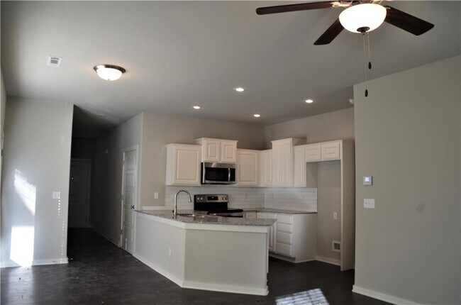 Photo - 2405 SW Arbor Rd