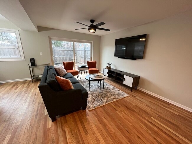 Photo - 725 Hibbard Rd