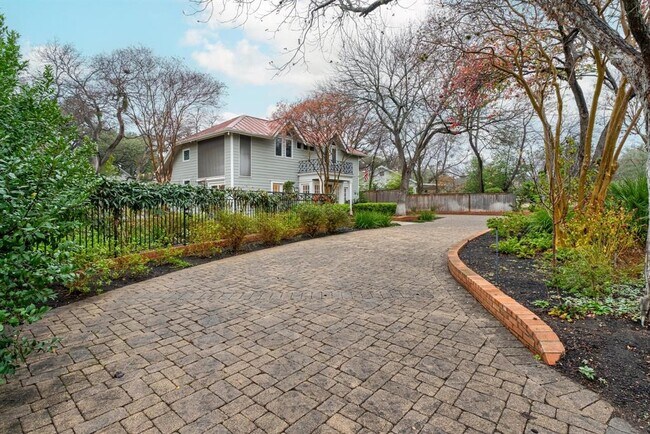 Photo - 1502 Murray Ln