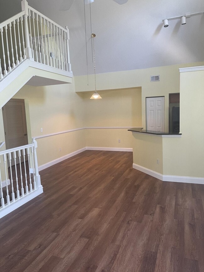 Building Photo - 1661 SE Pomeroy St Unit 32 Rental