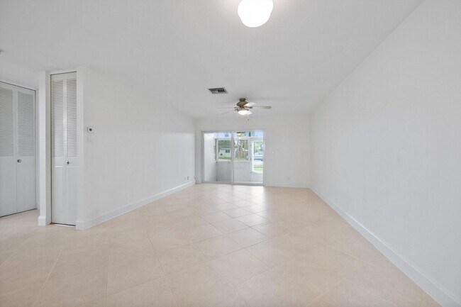 Photo - 2765 Ashley Dr W