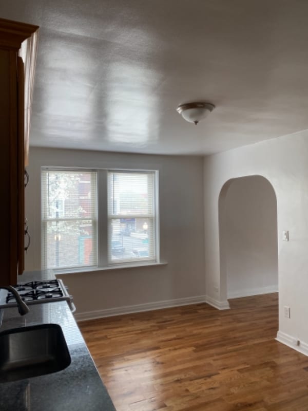 Photo - 2325 S Leavitt St Unidad 2F