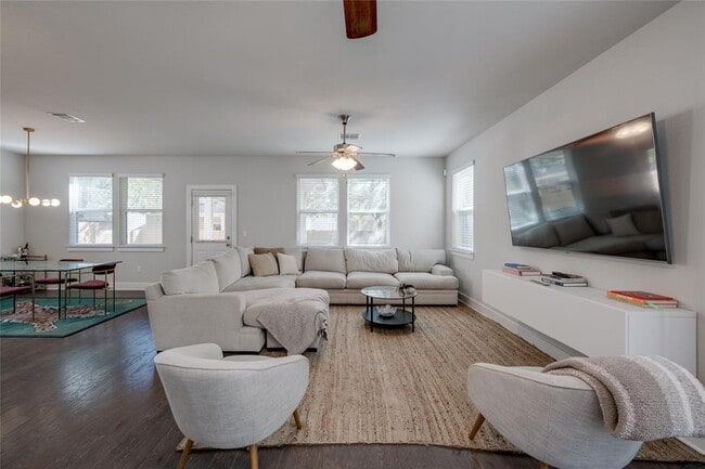 Photo - 7405 Buchholz St