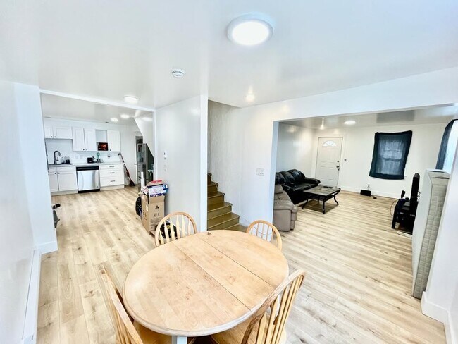 Photo - 285 St John St