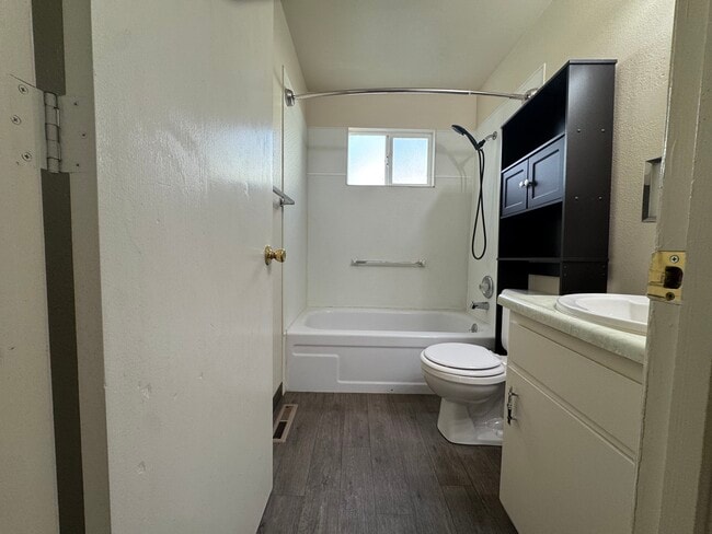 Photo - 1380 Kittyhawk Ave