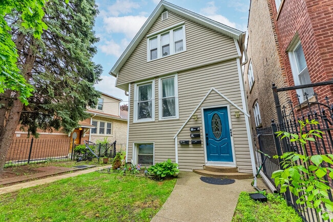 Building Photo - 4244 N Lawndale Ave Rental