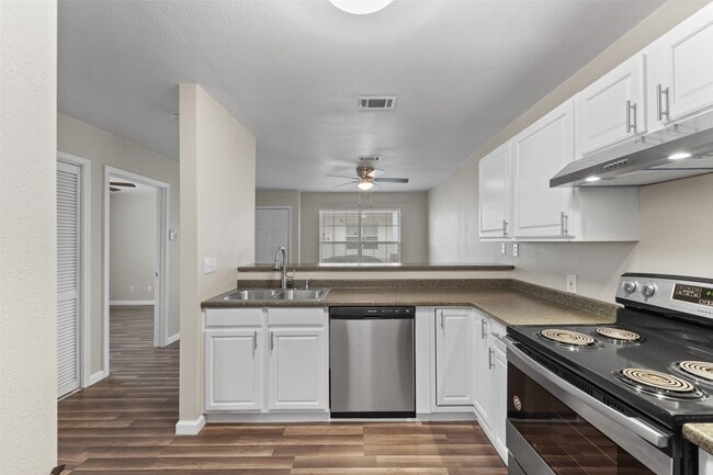 Building Photo - 44426 US-290 BUS Unit 26