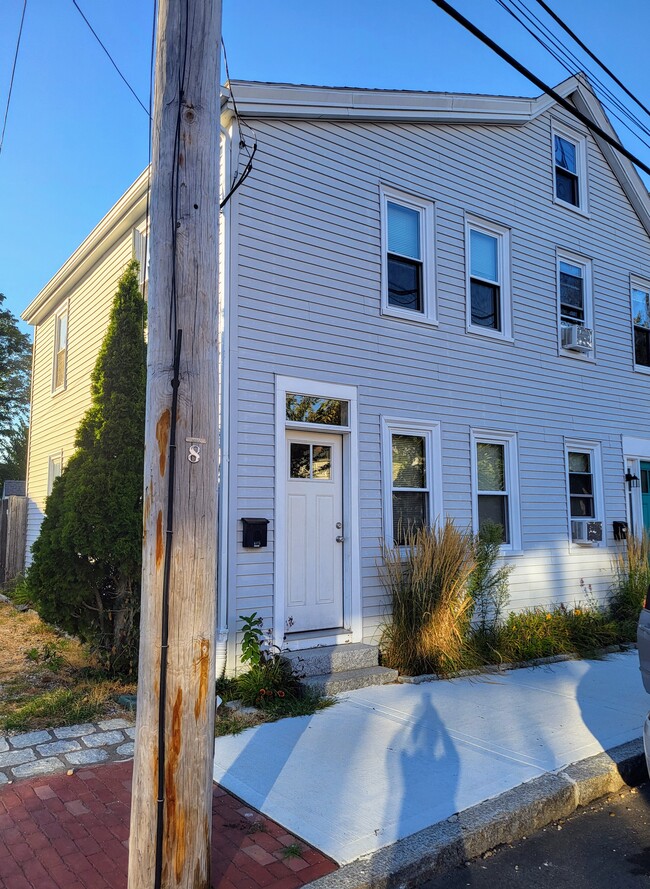 Building Photo - 68 Lime St Unit 2 Rental