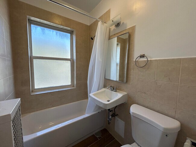 Photo - 2718 N Milwaukee Ave Unit 201