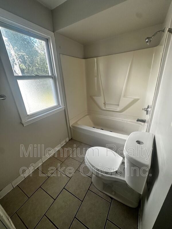 Photo - 140 Summit St Unit #1