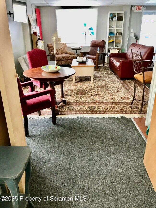 Photo - 100 N Main St