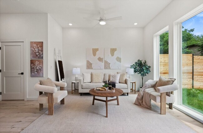 Room in Apartment on N Bluff Dr