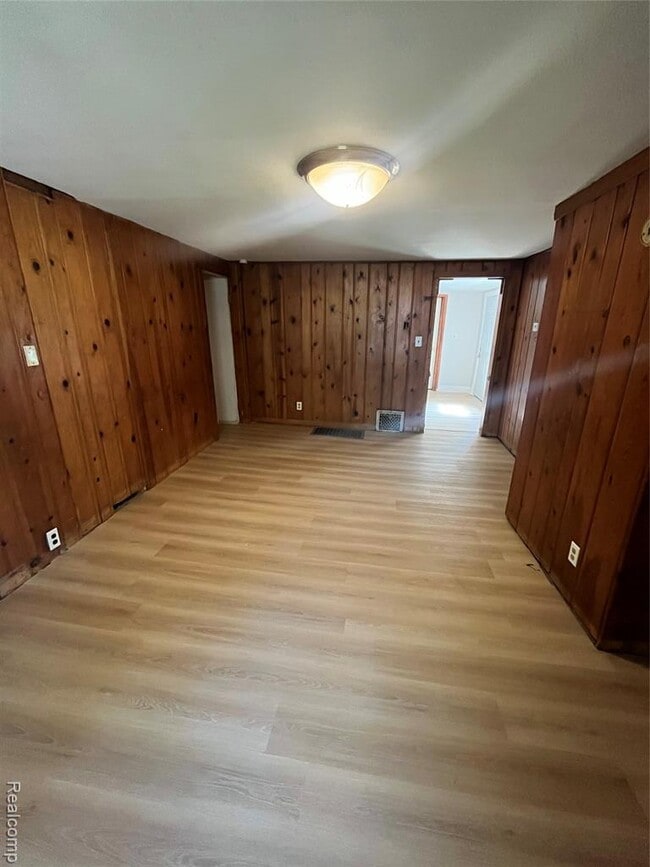 Photo - 714 W 8th St