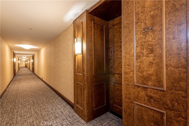 Photo - 121 S Hope St Rental