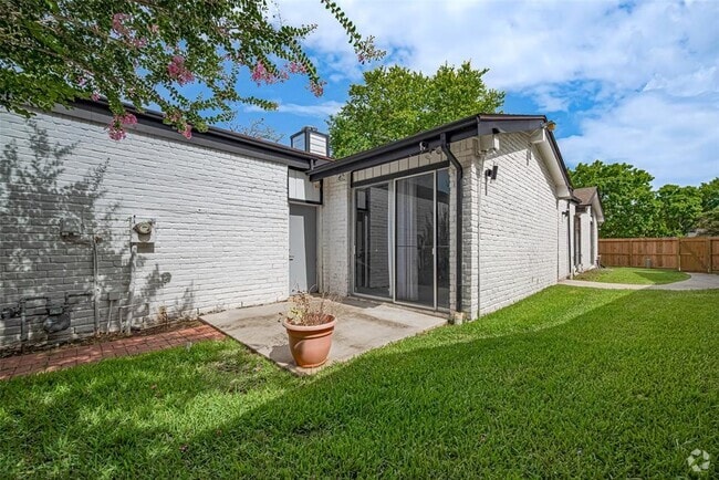 Building Photo - 1014 Fleetwood Pl Dr Rental