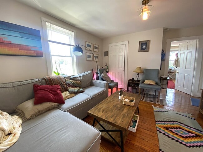 11 Prescott St Unit 3