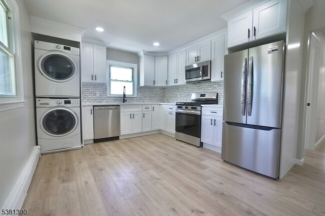 Photo - 467 Hobson Ave