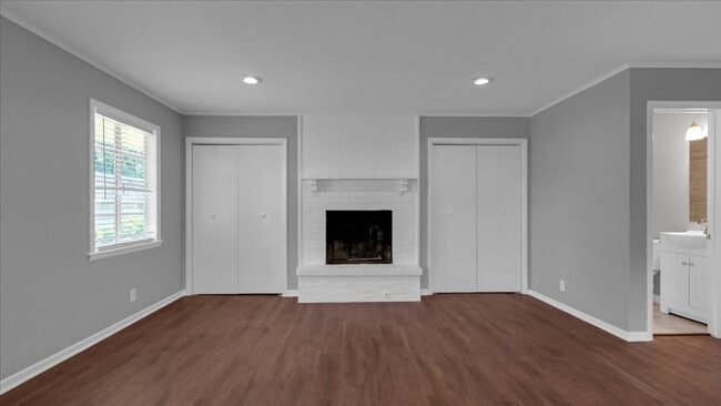 Photo - Move in special / $800 first moths rent