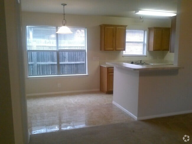 Building Photo - Enjoy Back porch sitting in your privacy f... Rental