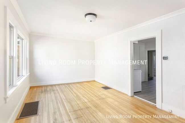 Photo - 5521 N Vancouver-