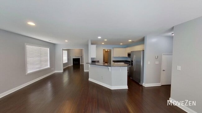 Photo - 138 S Palm Dr
