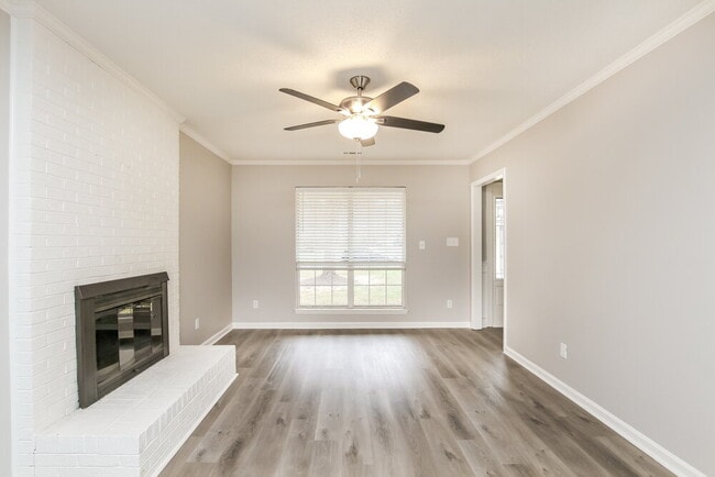 Photo - 100 Bath Cir