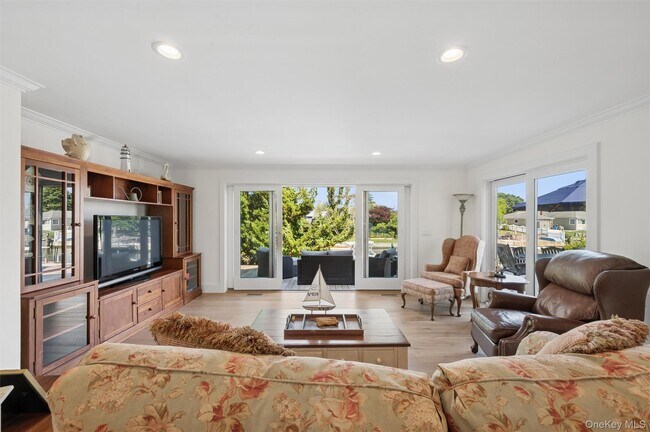 Photo - 23 Whiting Rd