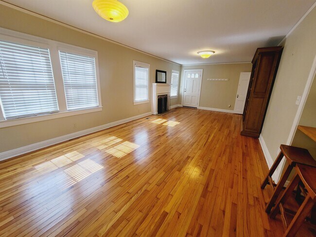 Photo - 608 Talaflo St