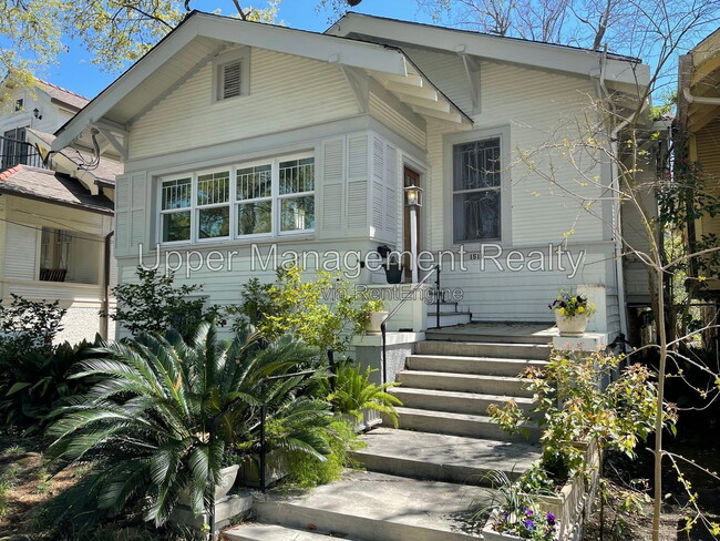 Building Photo - 1519 Pine St