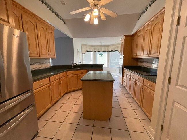 Photo - 530 Winterberry Ln