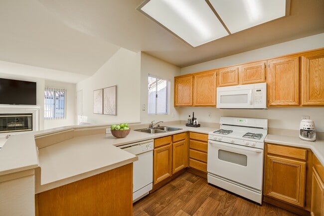Arroyo Villa Apartments