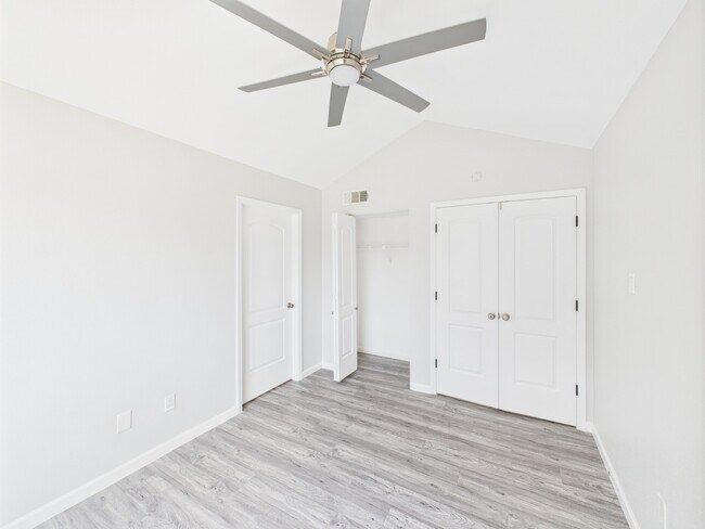 Photo - 8055 Cambridge St Unidad True