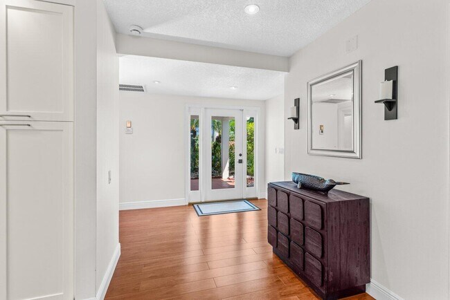 Photo - 6689 Eastpointe Pines St