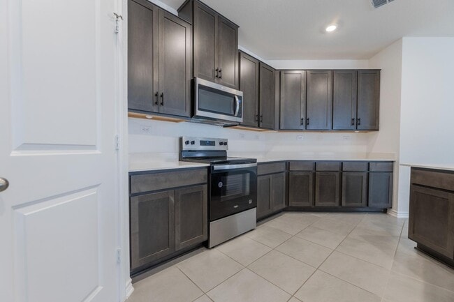 Photo - 9507 Reinhartz Wy