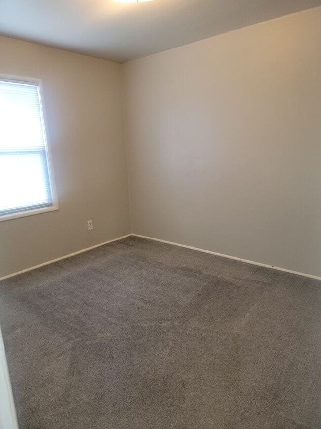 Photo - Cozy Parkland 2 bedroom house with Fenced Yard