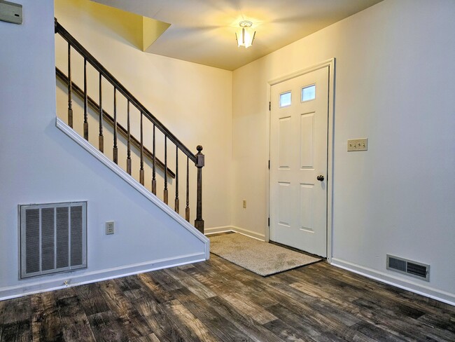 Photo - 11 Oriole Dr