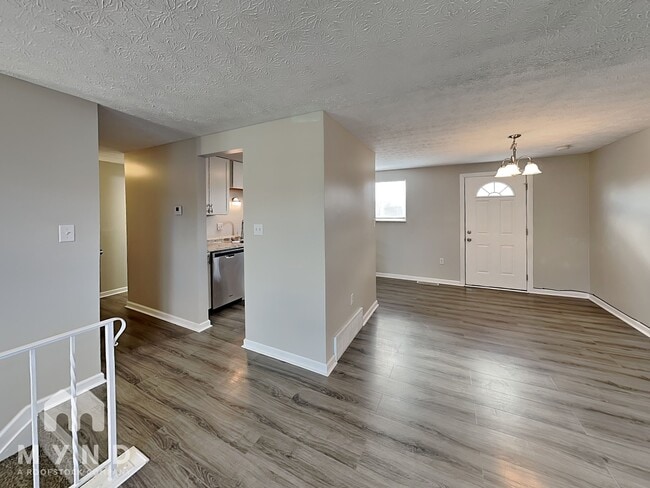 Photo - 849 Upwoods Dr