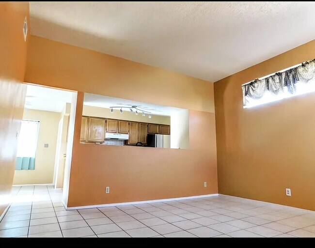 Photo - 1655 Greenview Way NE