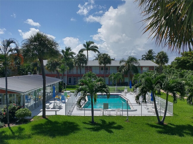 Building Photo - 3212 SE 8th St Unit 24-b