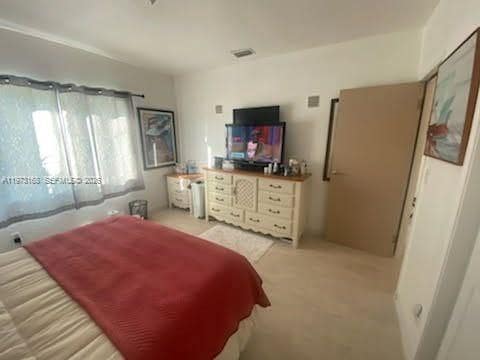 Photo - 2239 Johnson St