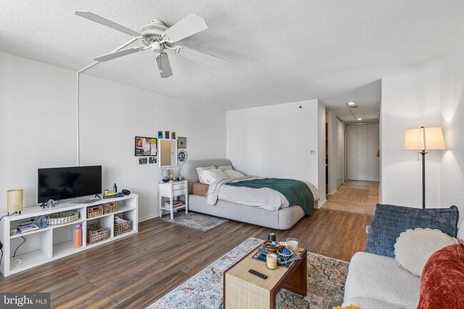 Photo - 2020 Walnut St Unit 24G