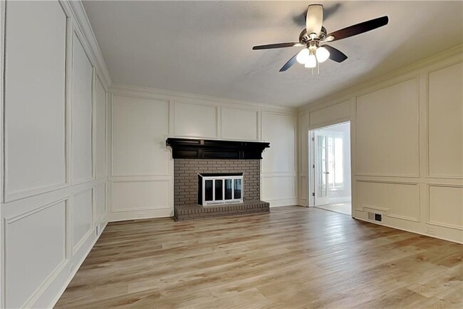 Photo - 1231 Kelvington Way SW