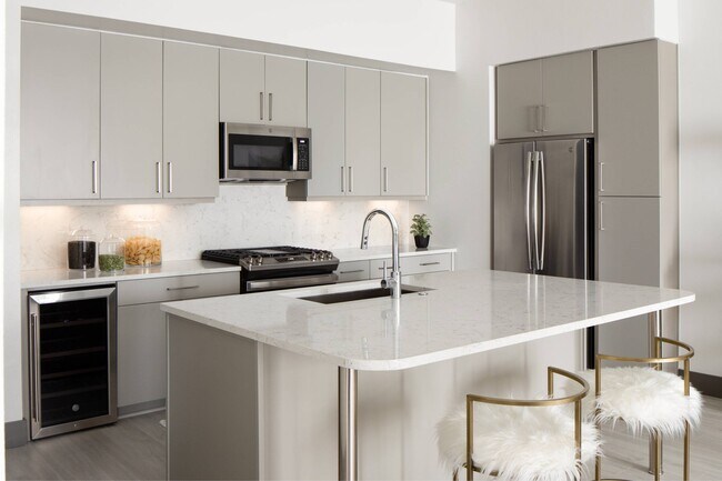 Interior Photo - Chelsea Museum District