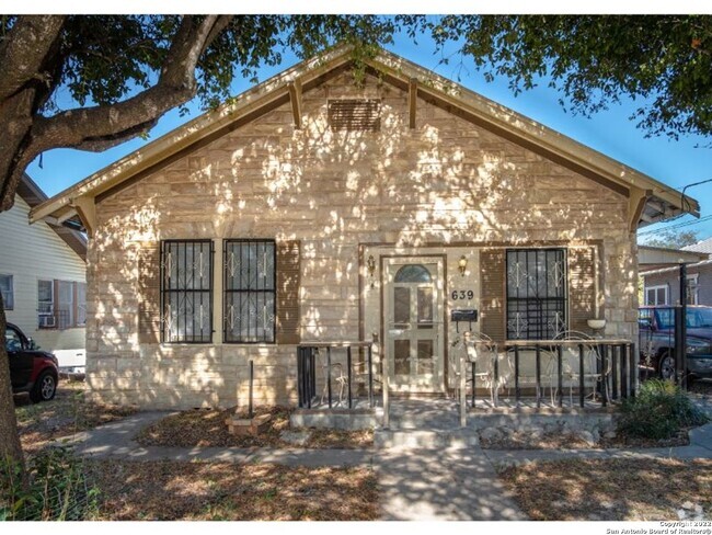 Building Photo - 639 Canton- Rental