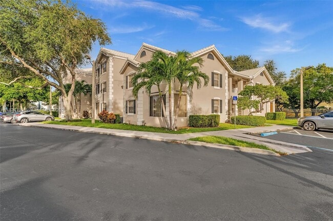 Building Photo - 2890 N Oakland Forest Dr Unit 108