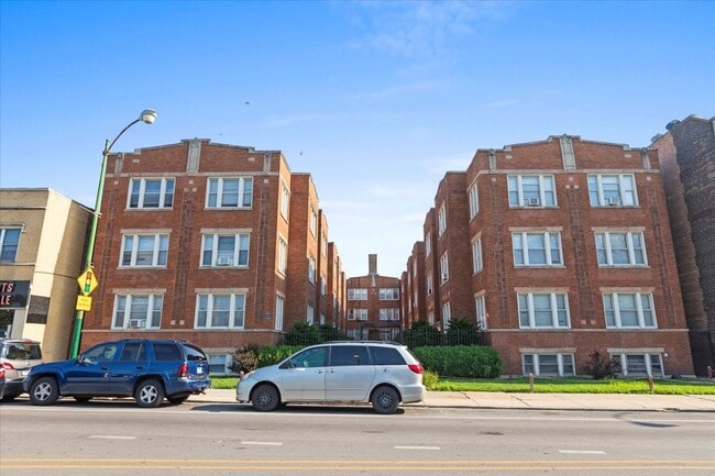 Photo - 2340 W Touhy Ave Apartments Unit 46-3F