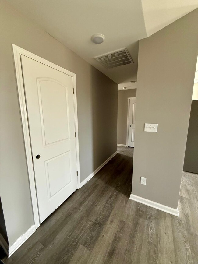 Photo - 203 Jared Parker Wy