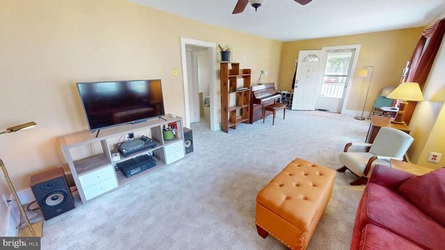 Photo - 309 Colonial Ave